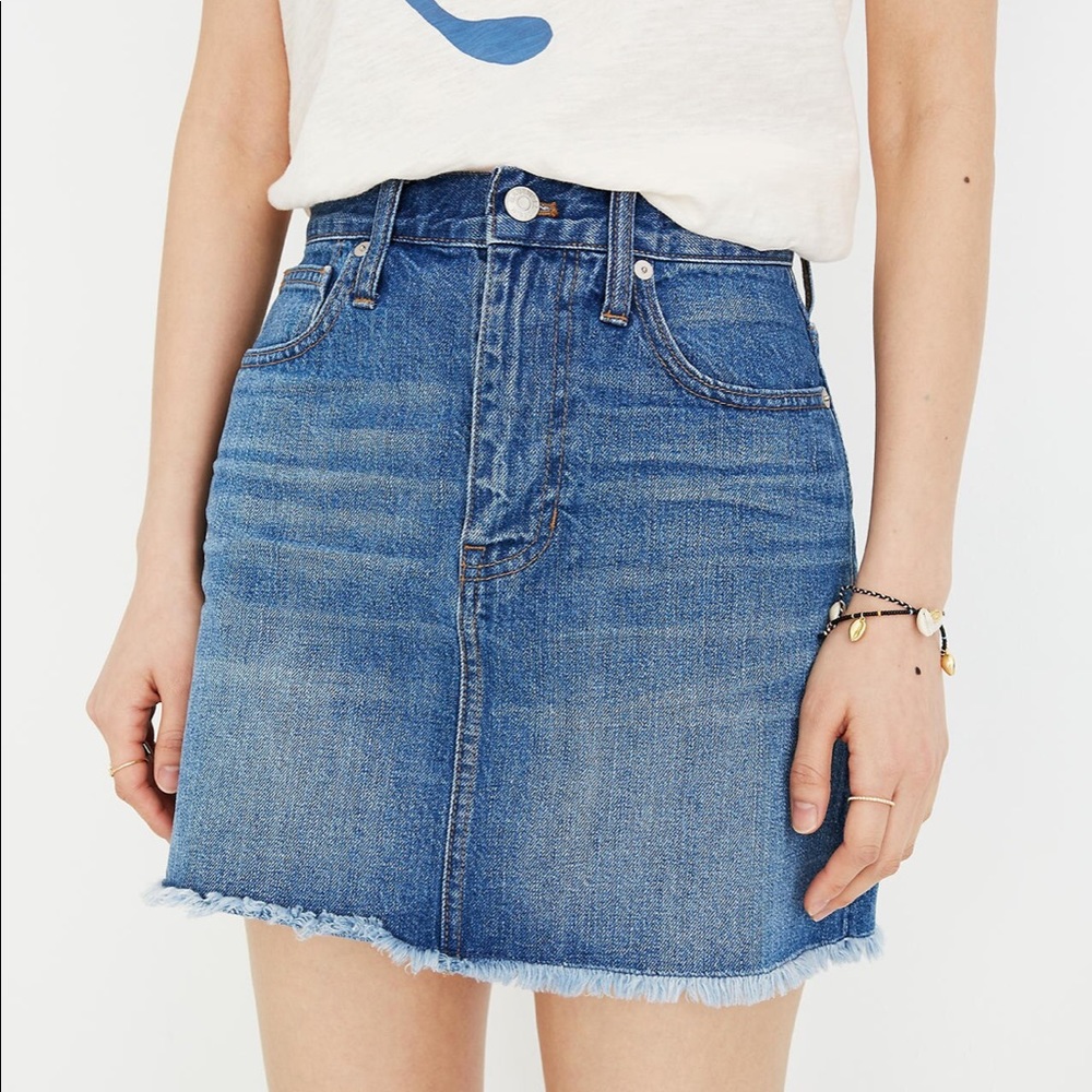 NWOT Madewell Denim Skirt 25 Frayed Jean skirt blue cute y2k 2000’s jeans blues
